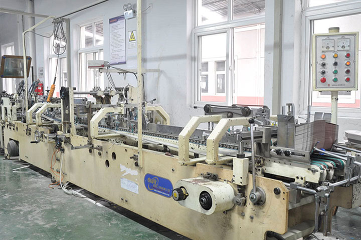 臺(tái)灣長(zhǎng)榮550FBI糊盒機(jī)